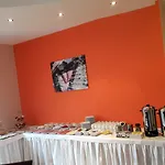 לינה וארוחת בוקר Fotex זאבקי