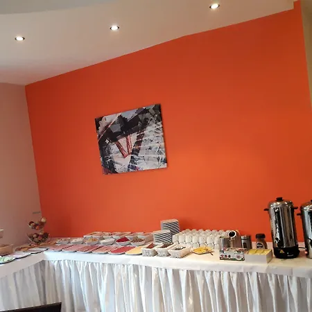 Alojamento de Acomodação e Pequeno-almoço Fotex Ząbki